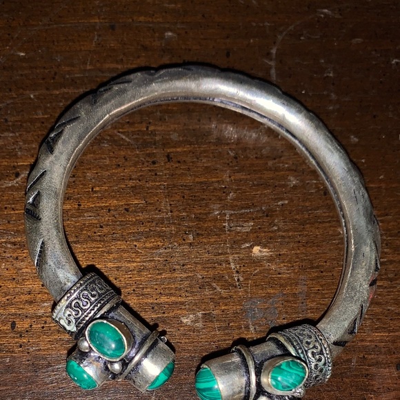 Beautiful red and green bracelets - Picture 2 of 2